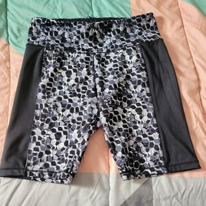 NEW Black & Gray Geometric Athletic Bike Shorts.